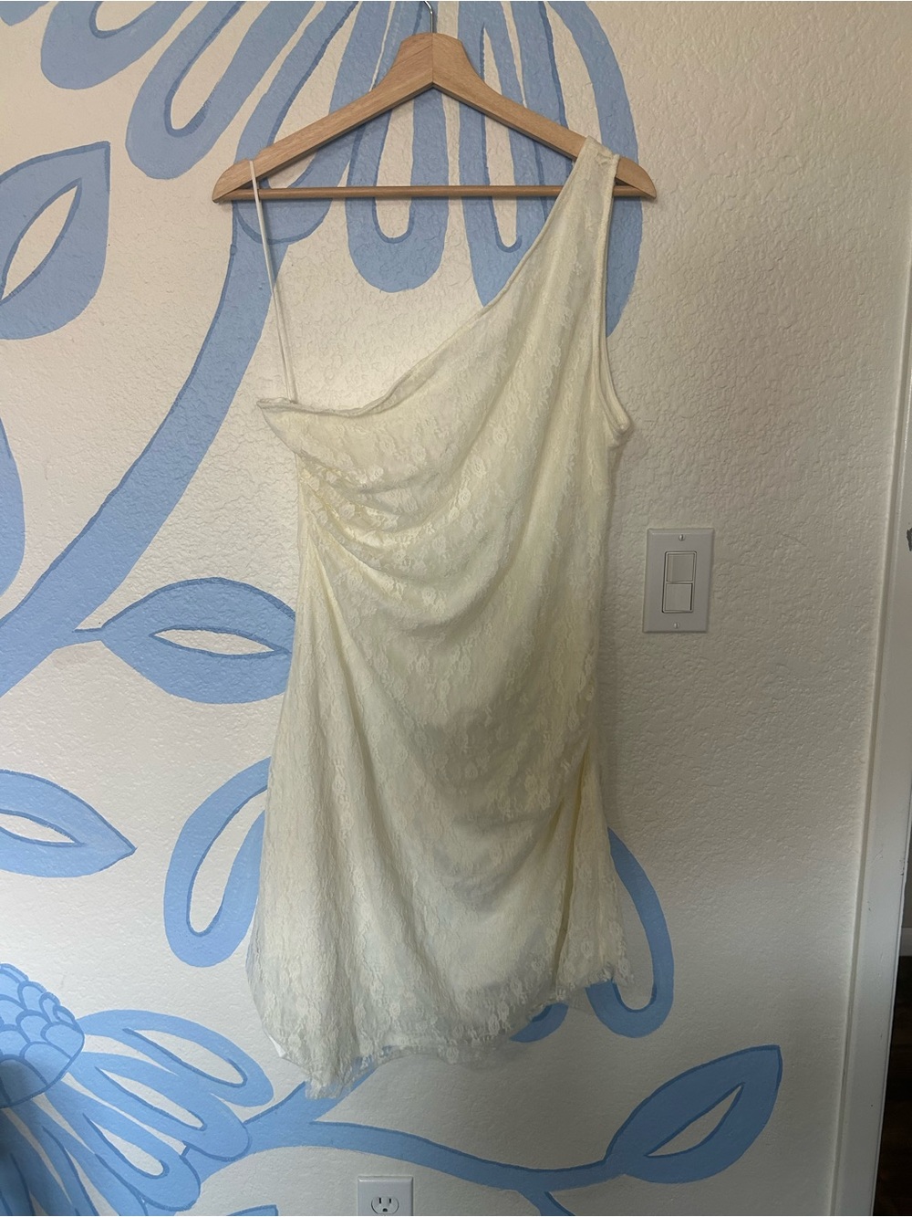 ✨ One-Shoulder White Lace Asymmetrical Ruched Mini Dress ✨